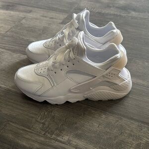 Women’s Nike Air Huaraches